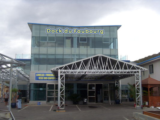 প্রিফ্যাব লাইট গজ স্টিল অগ্নিরোধী ধাতব গাড়ি শ্যাড ক্যাম্প গ্রে প্রিফ্যাব ভাঁজ কারপোর্ট