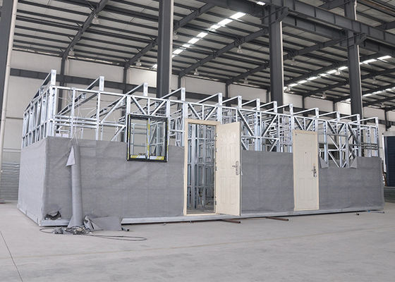 হালকা ইস্পাত মোবাইল আধুনিক কনটেইনার হোমস প্রিফ্যাব্রিকেটেড হোমস সাদা এক স্তর ঘর