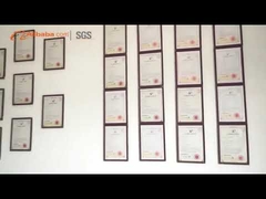 গভীর নীল গ্রীষ্মকালীন বাড়ি